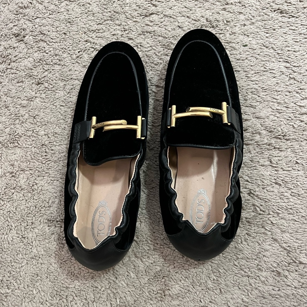 Tod’s velvet slippers in great condition